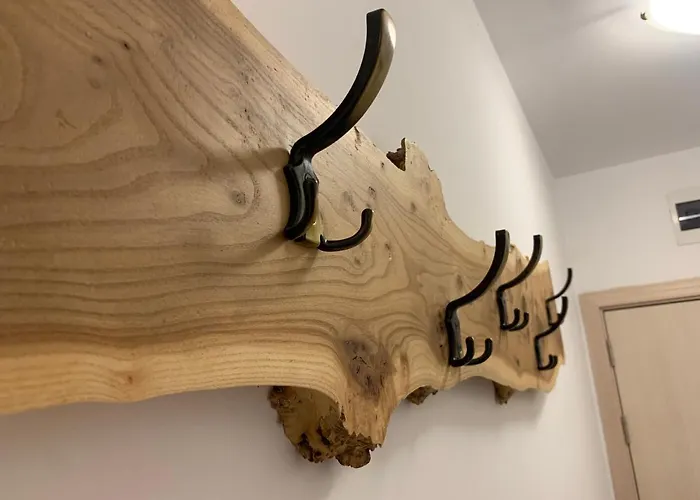 To Door De Luxe بانسكو