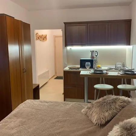 To Door De Luxe Апартамент *