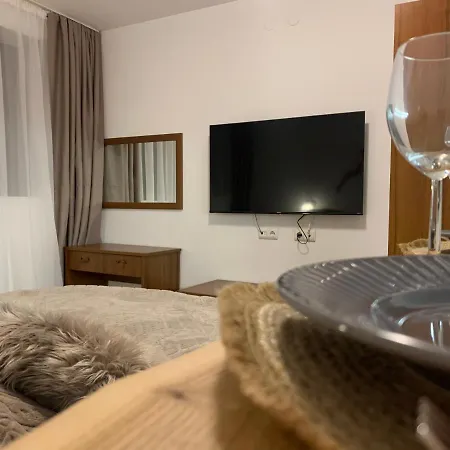 To Door De Luxe Апартамент