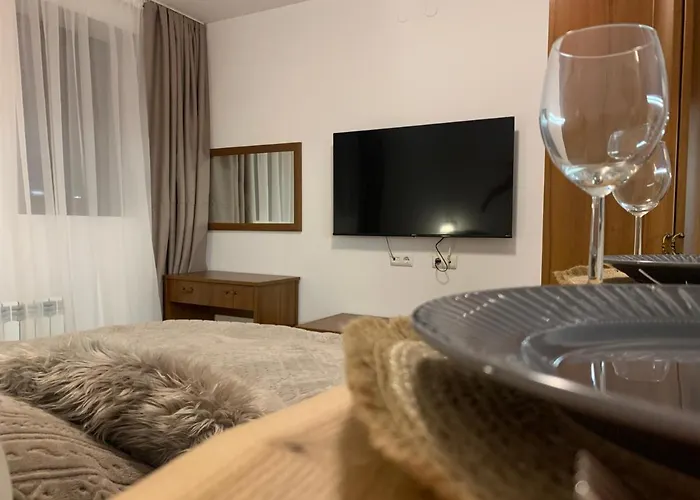 To Door De Luxe Apartment